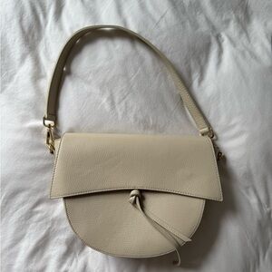 Elegant Cream Leather Shoulder Bag